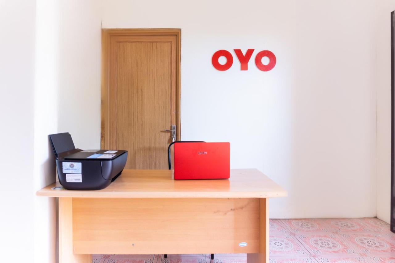 Oyo 3095 Semarapura Homestay Makassar Buitenkant foto