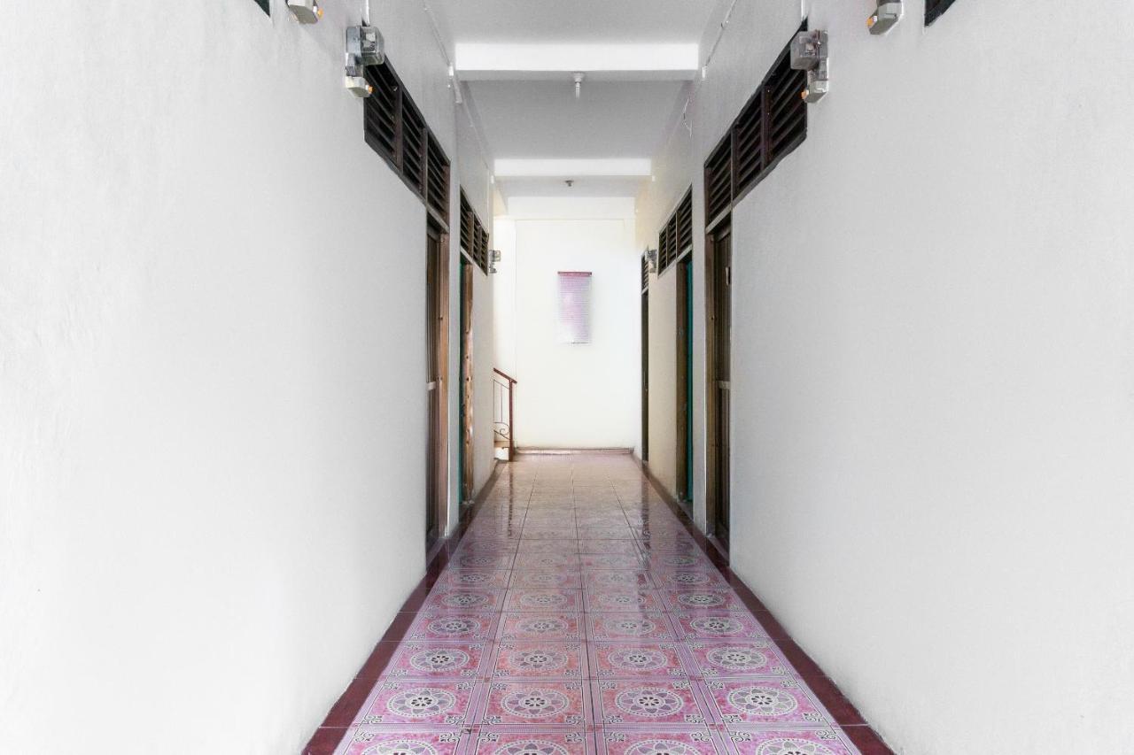 Oyo 3095 Semarapura Homestay Makassar Buitenkant foto