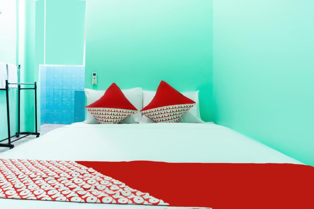 Oyo 3095 Semarapura Homestay Makassar Buitenkant foto